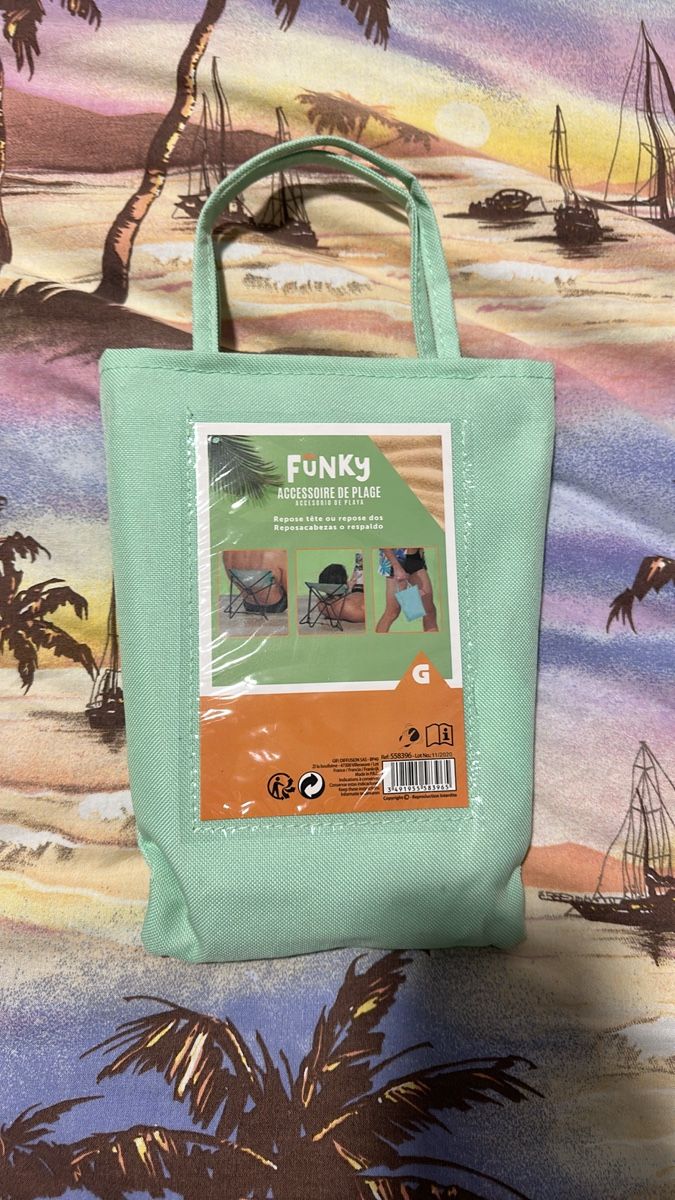 Stühle: Praktischer Funky Strandstuhl neu – Neu (gemäss Beschreibung) aus Locarno von The_Billionaire