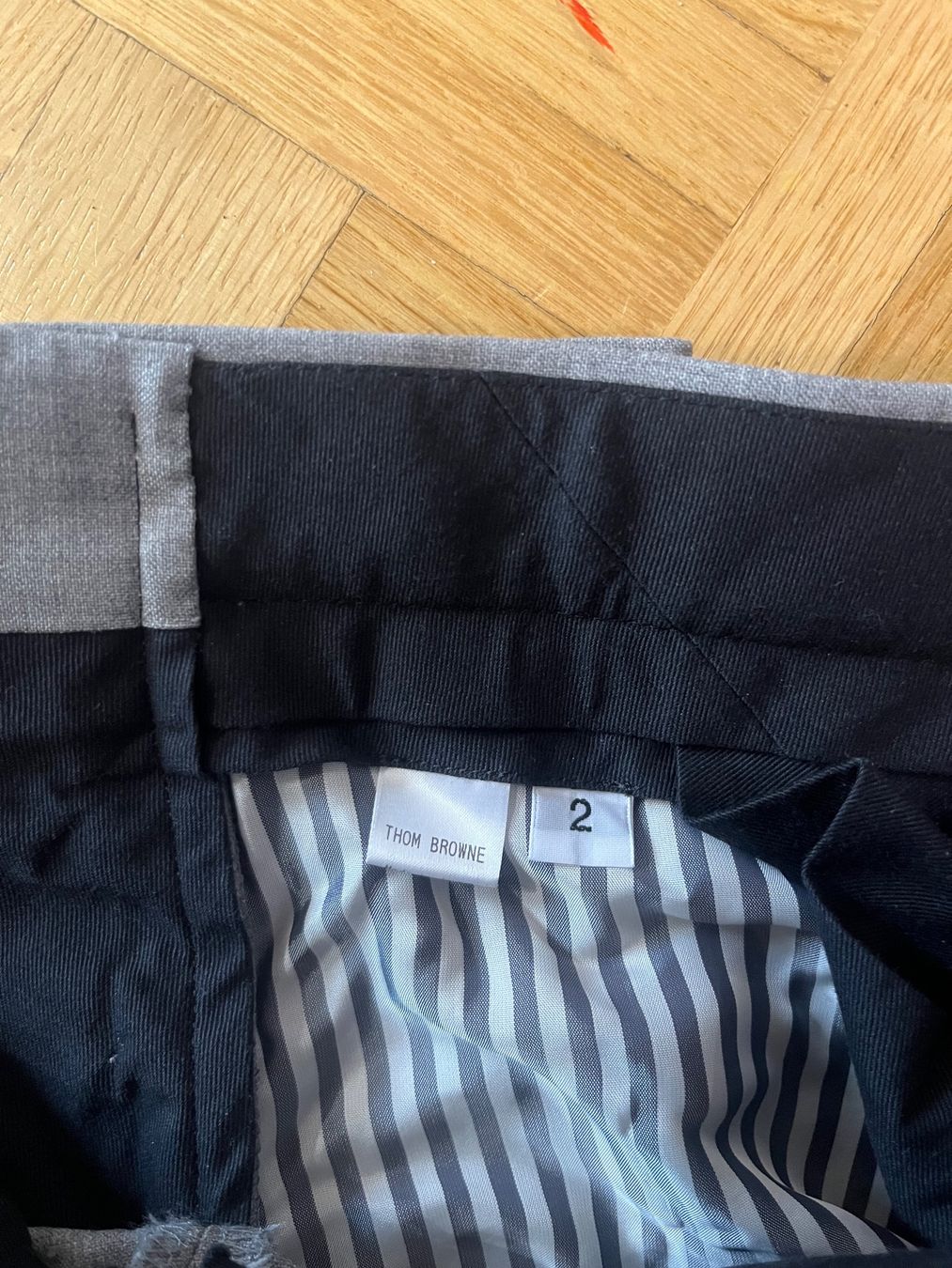 Pantaloni: Thom Browne Herren Hosen Gr. 2 – Nuovo (secondo la descrizione) da Frauenfeld venduto da Repsol_Vani 3