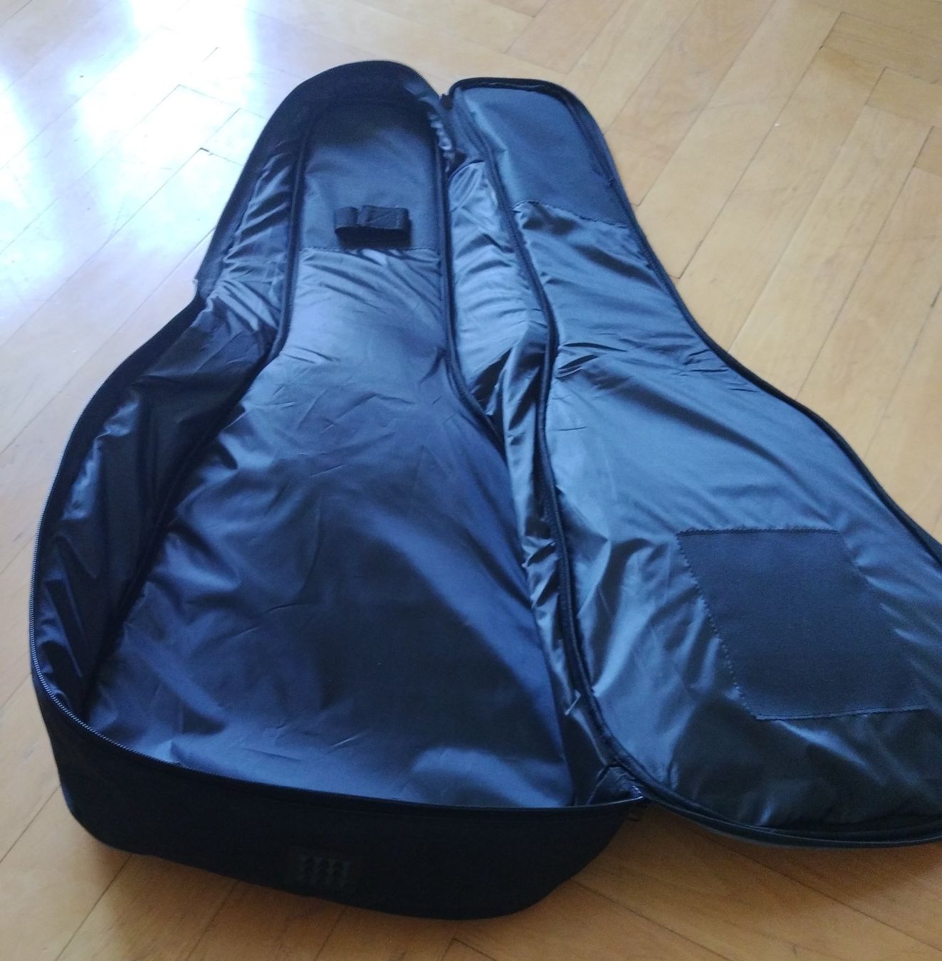 Strumenti musicali: Housse guitare folk neuve – Nuovo (secondo la descrizione) da Vevey venduto da Djporradao 5