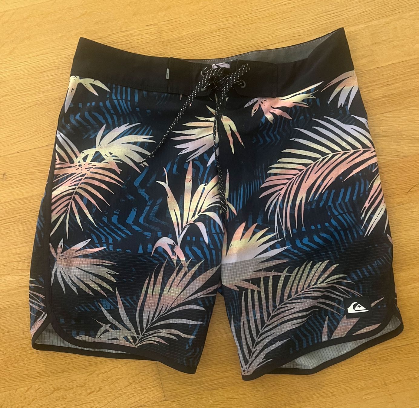 Quiksilver Badehosen: Quiksilver Badehosen Grösse 30 – Gebraucht aus herrliberg von flora8008