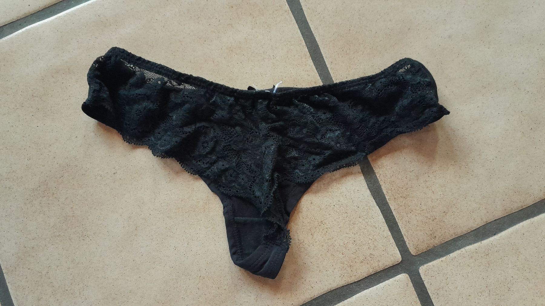 Sonstige Unterwäsche: Tanga aus Spitze  – Gebraucht aus Innerthal von System_of_a_down 1