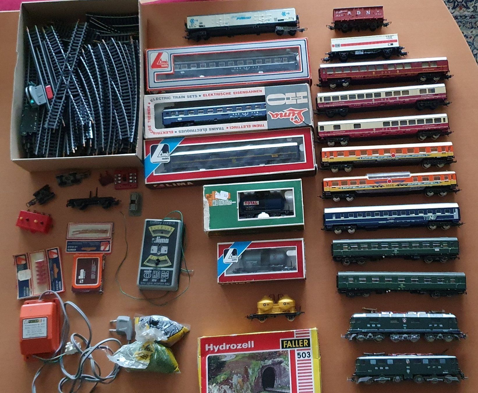 Lima Modellini di ferrovie: LIMA Modelleisenbahn – Usato da Kreuzlingen venduto da Rschweiz1