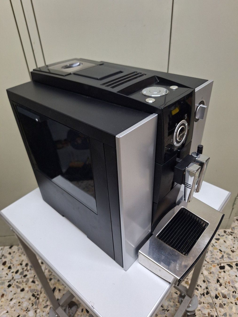 Jura Macchine per caffè & Macchine per espresso: Machine à café JURA F7 – Difettoso da Laconnex venduto da Patkek29 2