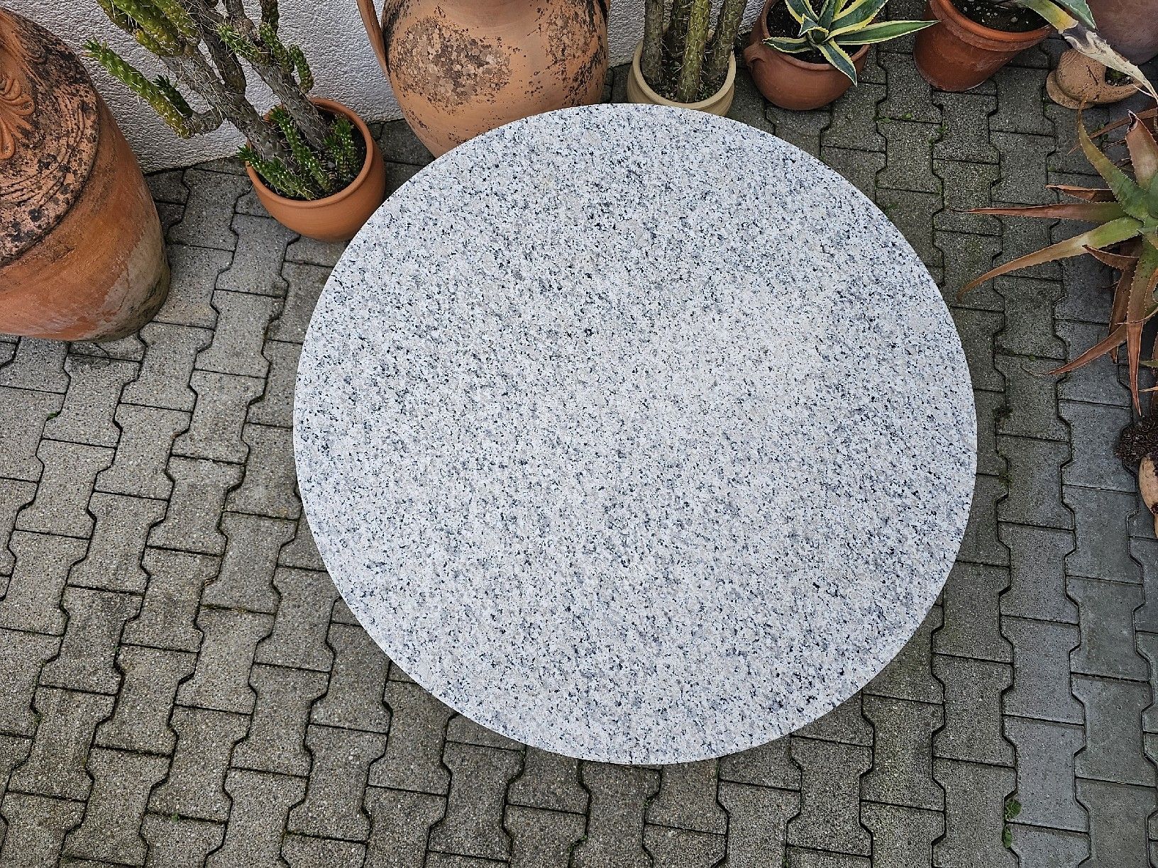 Tavoli: Granittisch Gartentisch Bistrotisch – Usato da Villnachern venduto da hasta08 6