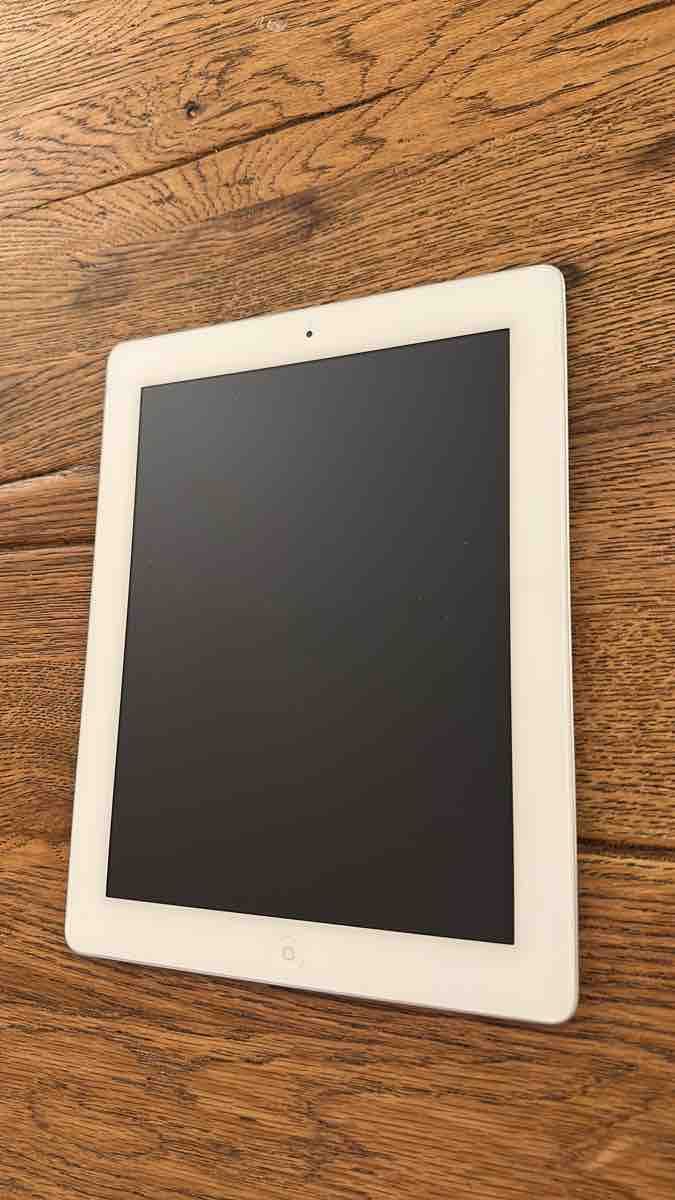 Apple Tablet PC: Apple Tablet iPad weiss gebraucht akzeptabel – Usato da Horw venduto da flkeller