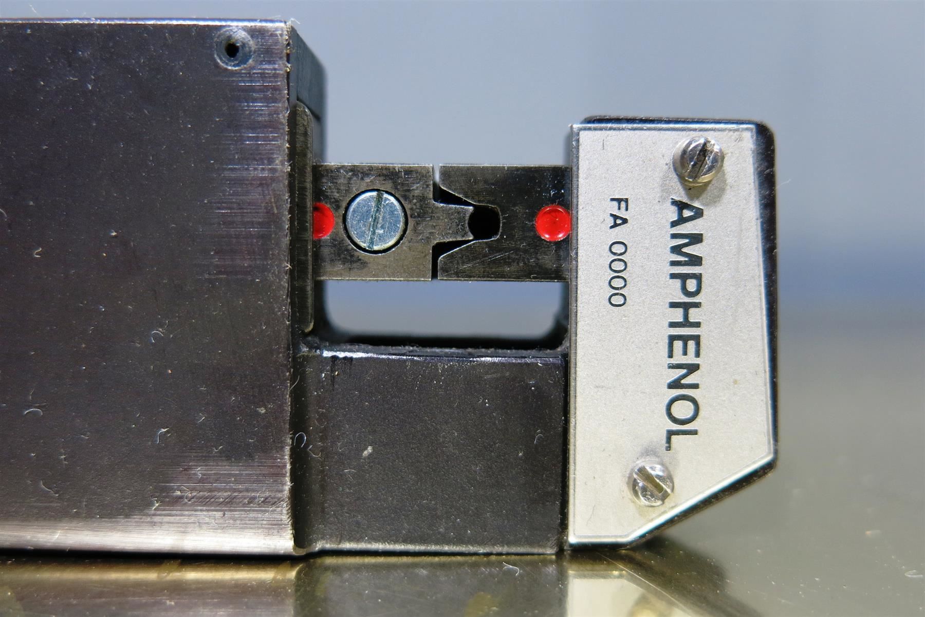 Tutti gli attrezzi: Crimpzange Amphenol FA 0000  Gebrauchter – Usato da Laufenburg venduto da Sirluger 1
