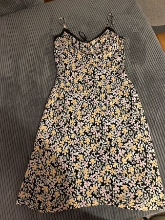 Megaherziges Sommerkleid von Esprit in Größe S