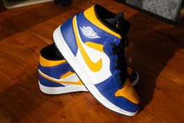 Nike Air Jordan 1 Mid Lakers Gr. 44 – DQ8426-517