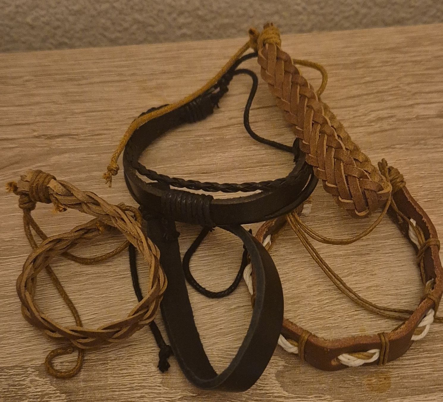 Armbänder & -reifen: Lots Bracelets cuir et  plusieurs styles – Neu (gemäss Beschreibung) aus Genève von Bayoushi