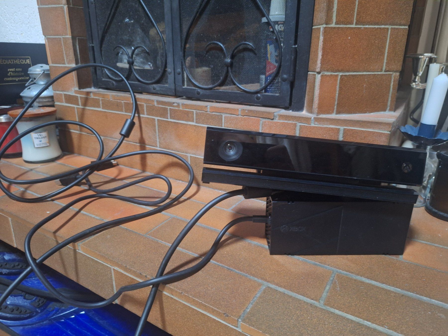 Microsoft Consoles: pièces de la console Xbox One – Défectueux à Tannay par v1n1p00h 1
