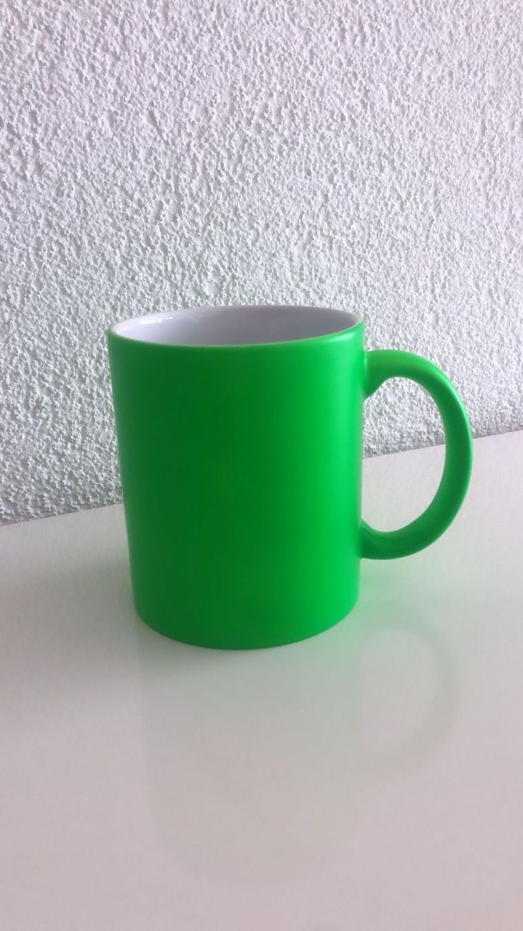 Tazze: Neon Grün Tasse – Nuovo e nell'imballaggio originale da Biel/Bienne venduto da Bolagol9 1