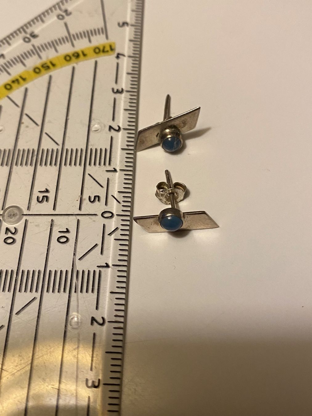 Orecchini pendenti & Orecchini a lobo: Vintage Ohrstecker Silber mit blauem Stein – Usato da Basel venduto da NormaJean01 1