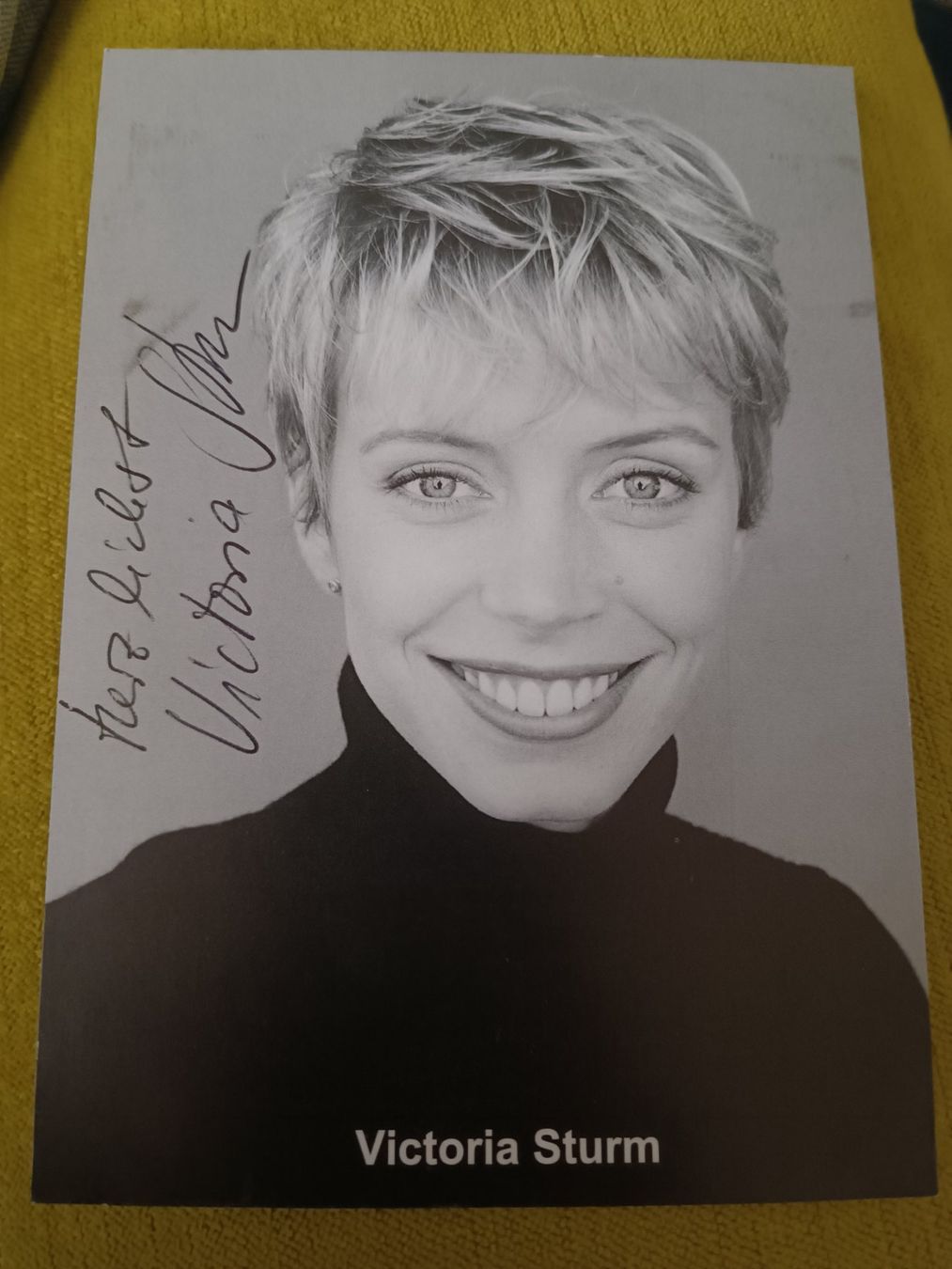 Autografi: Victoria Sturm - handsigniert – Usato da Menziken venduto da Autogramme