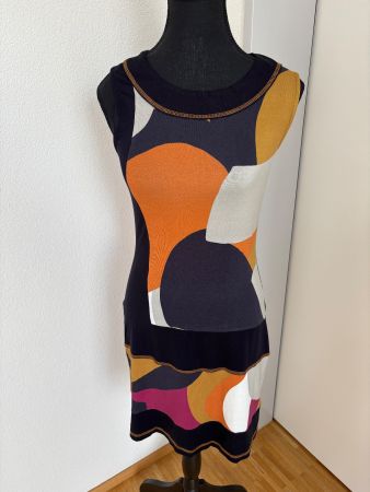 Ärmelloses Kleid bunt gemustert
