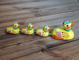 Blechspielzeug im antiken Stil, Ente mit 3 Jungen