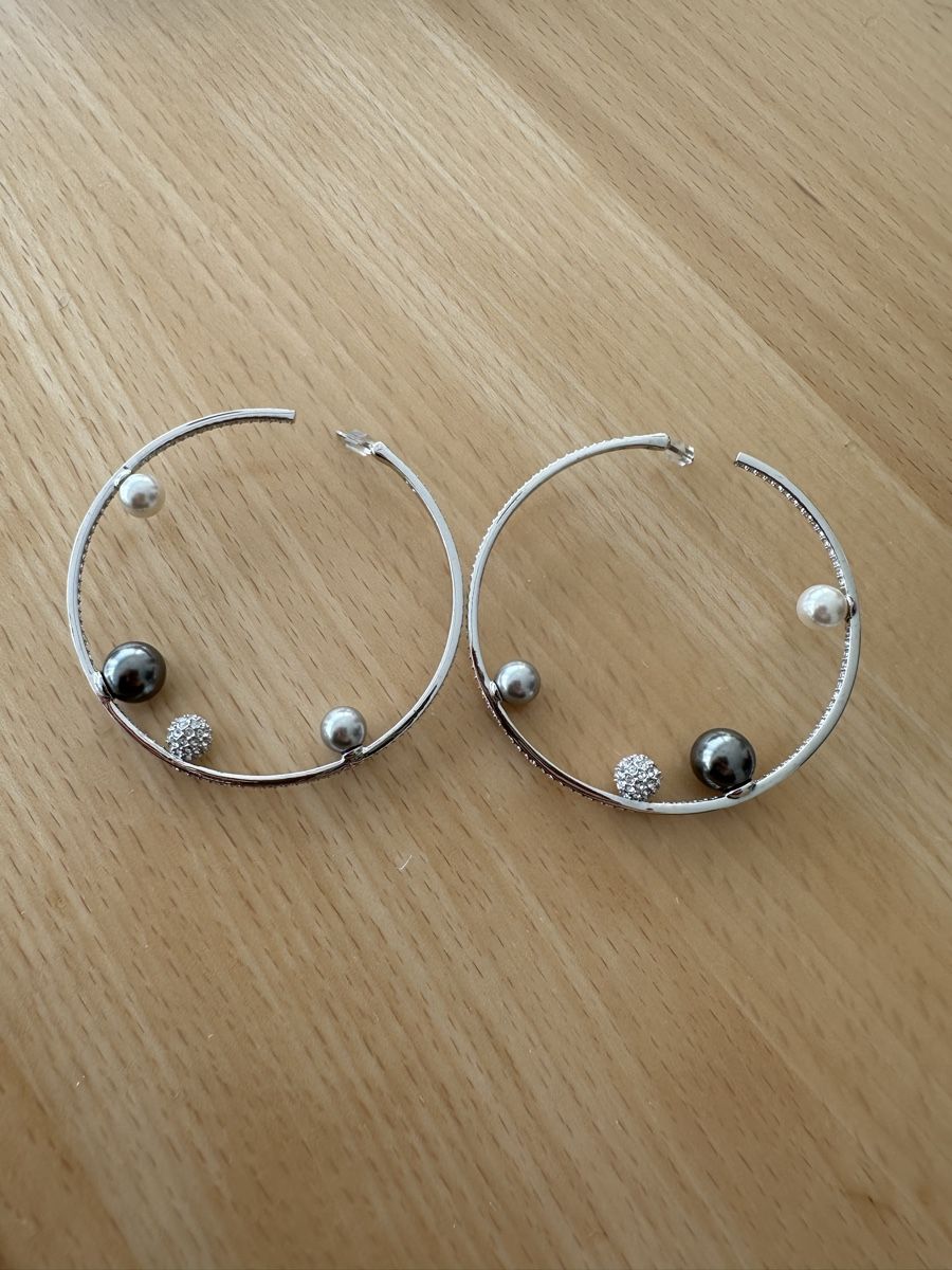 Swarovski Orecchini pendenti & Orecchini a lobo: Swarovski Hoops ✨ – Nuovo (secondo la descrizione) da Zug venduto da Lele0102