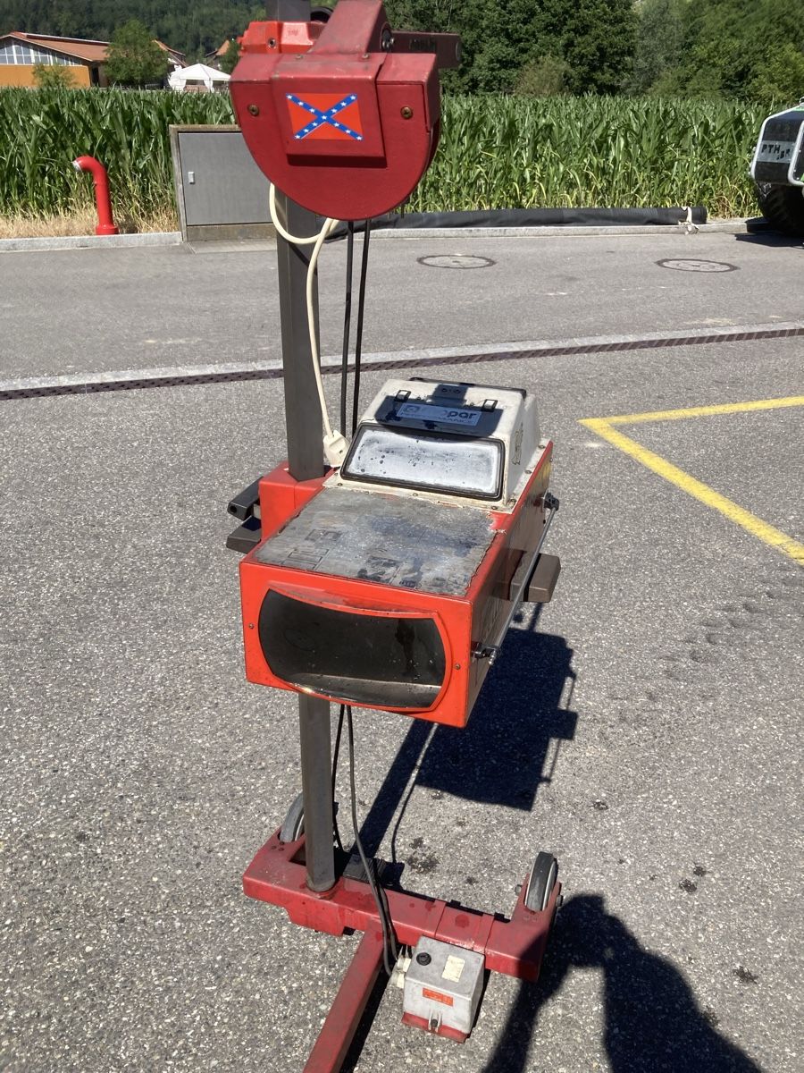 Hella Gutmann Misurare: Hella Scheinwerfereinstellgerät Typ 8PA0 2457-01  – Difettoso da Uerkheim venduto da Dealer-4813