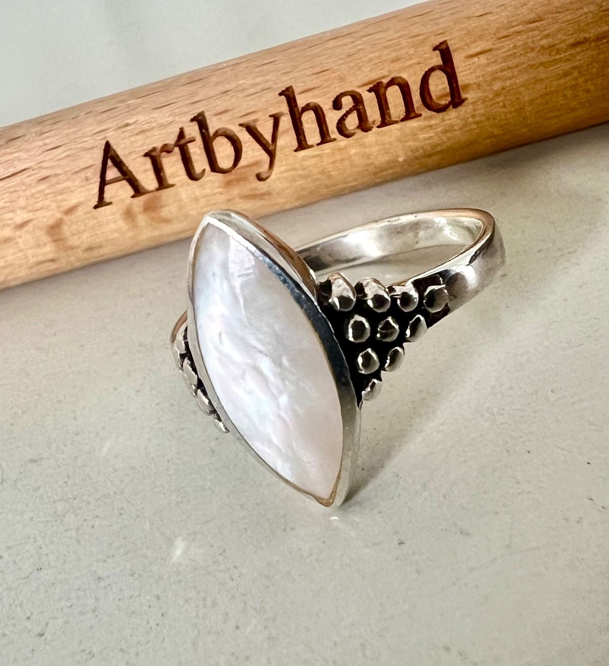 Ringe: Vintage Silberring 925 mit schimmerndem Perlmutt-Schiffchen – Gebraucht aus Ruswil von artbyhand 3