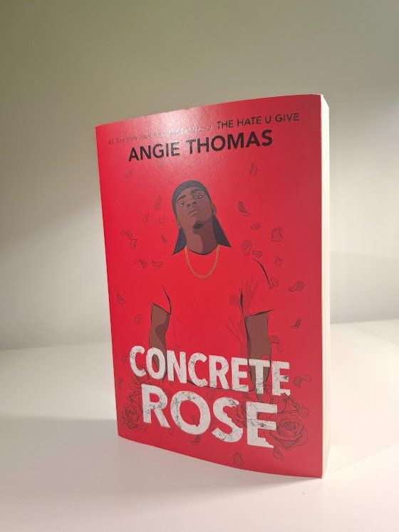 Libri: Englischbuch "Concrete Rose" – Nuovo (secondo la descrizione) da Au ZH venduto da zettel_zueri