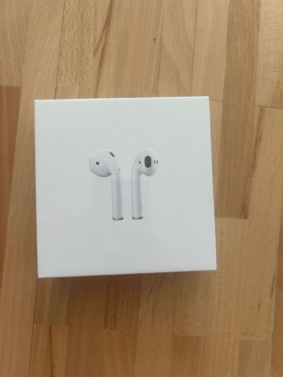 Apple Cuffie: Apple AirPods originalverpackt – Nuovo e nell'imballaggio originale da Wetzikon ZH venduto da kev_vsr9