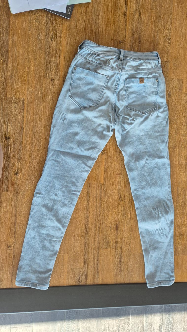 Zara Jeans: Slim Jeans Zara - S - EUR 36 – Gebraucht aus Wallisellen von Camcha 1