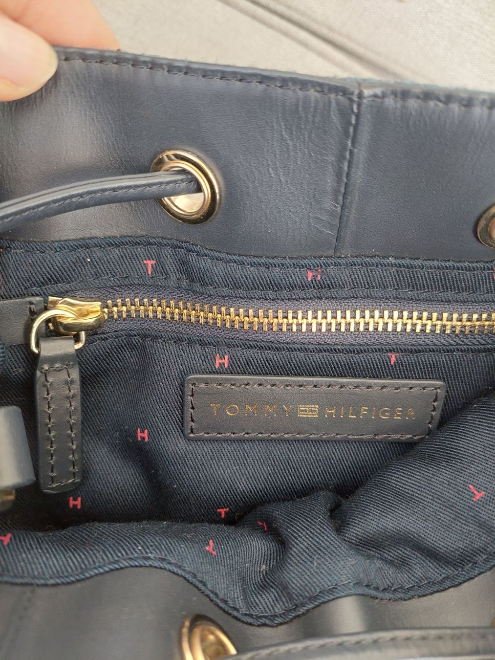 Tommy Hilfiger Sacs femmes: Tommy Hilfiger Tasche – Neuf (Voir description) à Flurlingen par Atea8 4