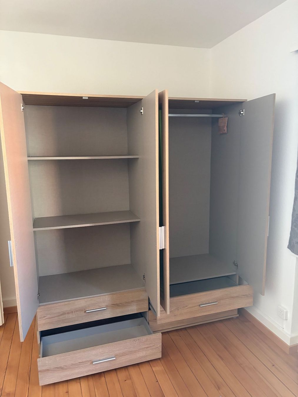 Schränke: Kleiderschrank mit Spiegel – Gebraucht aus Kriens von tom_8cgd 1