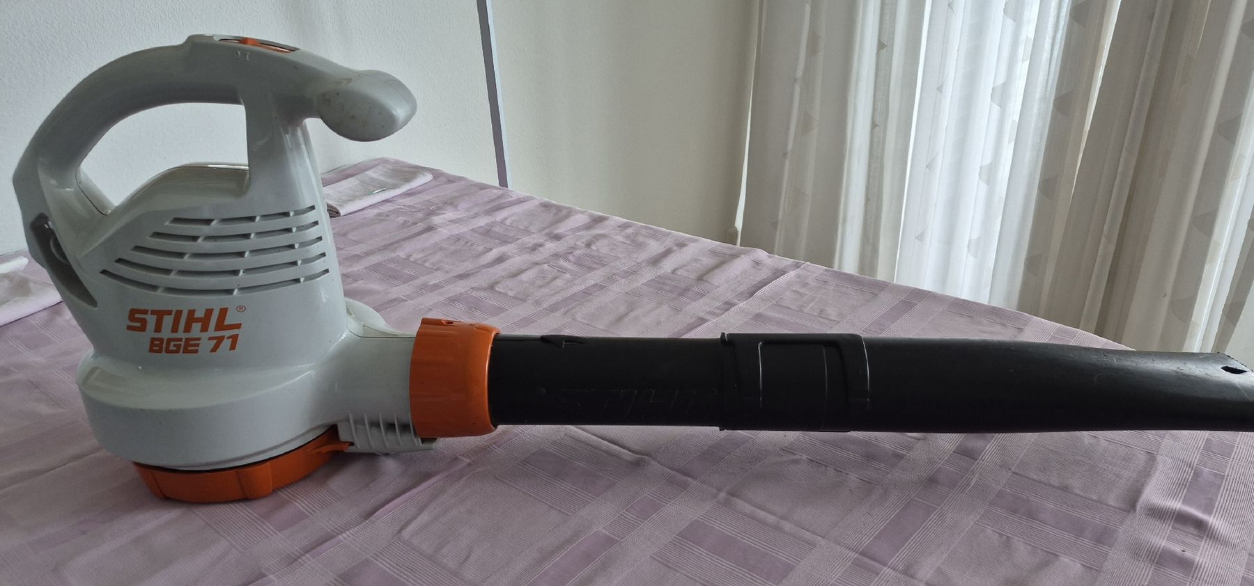 Stihl Soffiatori & Aspiratori per foglie: Elektr. Laubbläser Stihl BGE 71 – Usato da Zürich venduto da MarziaP