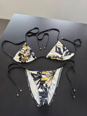 Gucci Bikini schwarz weiss Blumenmuster