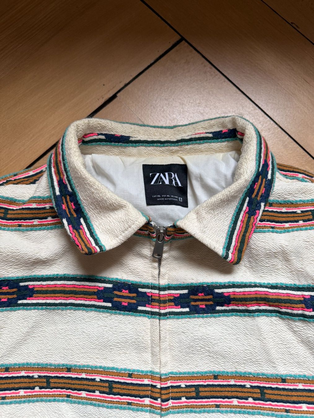 Zara Vestes: ZARA - Aztec Jacke offweiss gemustert XL – D'occasion à Zürich par Diazaio 1