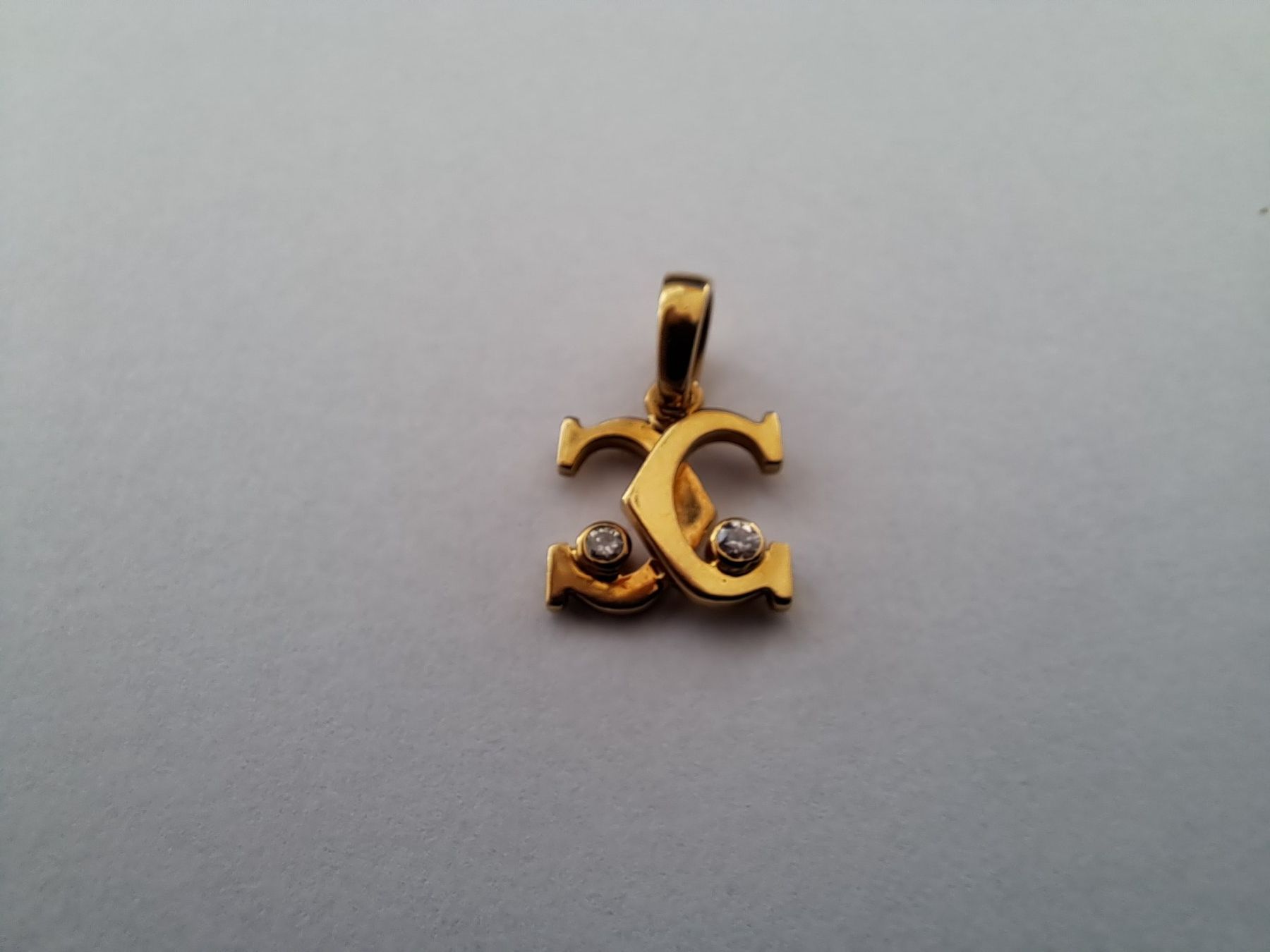 Ciondoli: Anhänger Doppel "C" mit 2 Diamanten – Usato da Pfäffikon ZH venduto da Valsangiaccomo 3