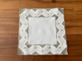 Weihnachts - Deckchen, bestickt, 22.5 x 22.5 cm, gratis