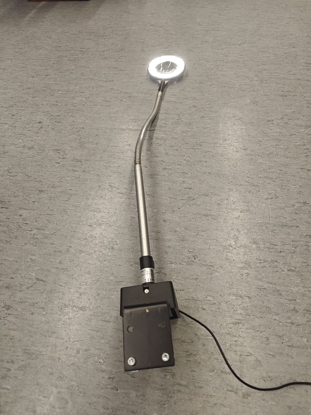 Lampade: Waldmann RLLQ 63 Lampe mit Lupe – Usato da Bütschwil venduto da Patrick4z 2