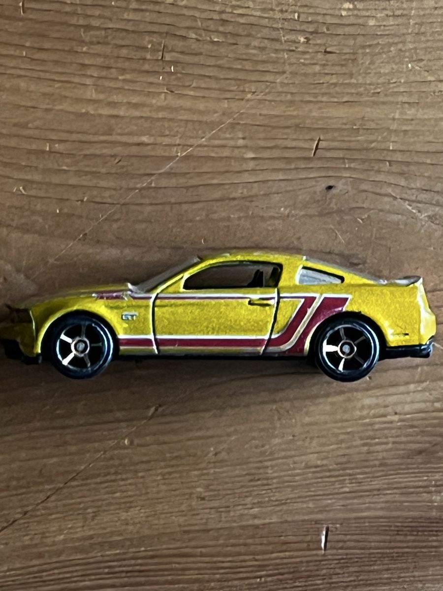 Hot Wheels Modellini d'auto: Ford Mustang GT Coupé 2010 – Usato da Basel venduto da EdiEberle 6