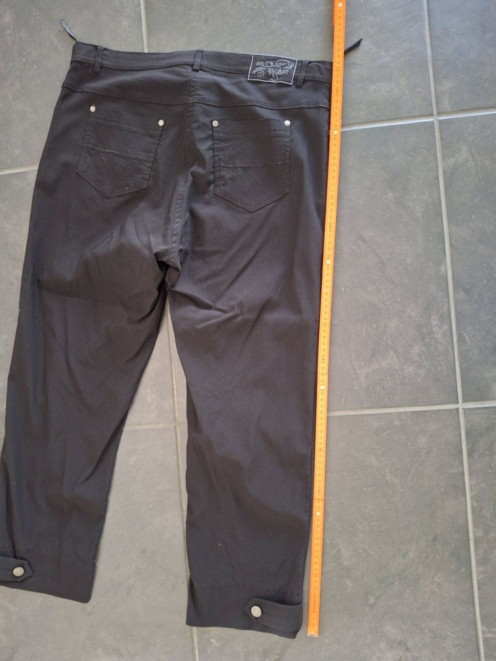 Pantaloni: Schwarze Hose,Grösse 48, Top Zustand – Nuovo (secondo la descrizione) da WALTERSWIL SO venduto da thb_ybm8 2