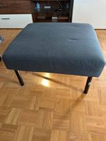 Repose-pieds gris foncé