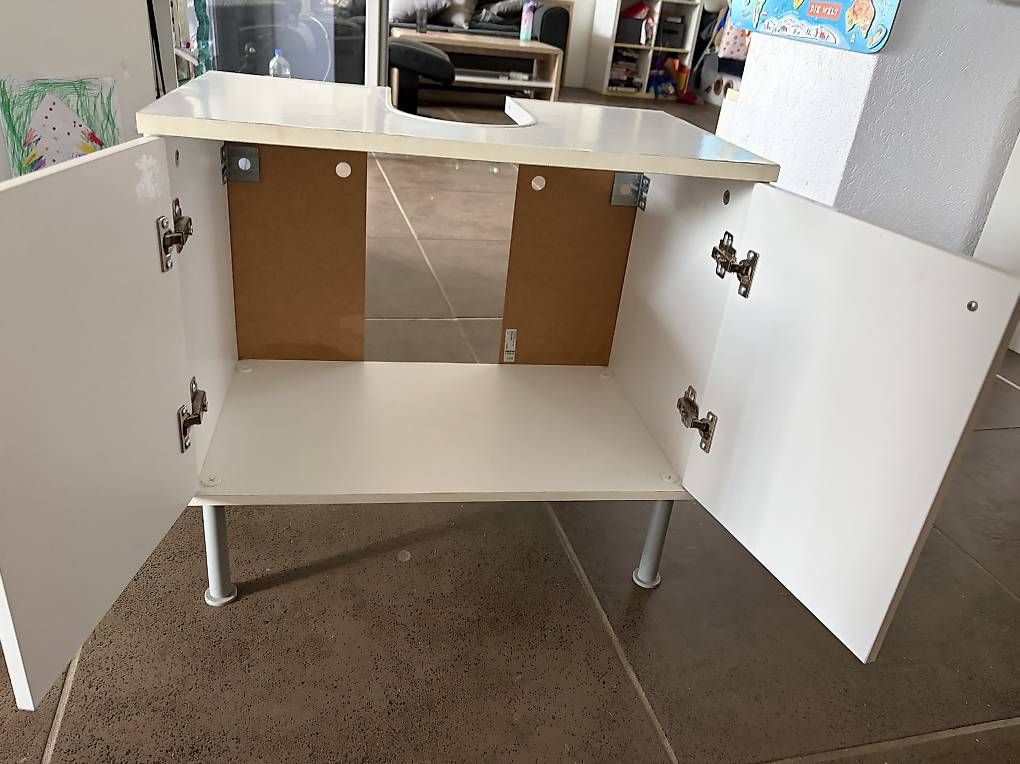 Badezimmermöbel: Lavabo unterschrank – Gebraucht aus Hinterkappelen von cla_b8vk