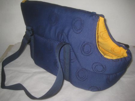 HUNDE  TRAGTASCHE