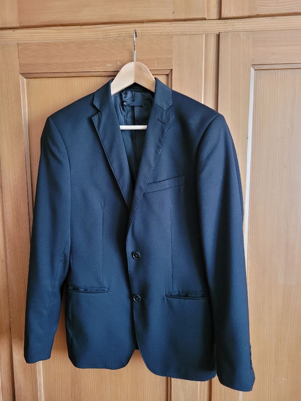 We Completi: Schwarzer Slim Fit Anzug-Sakko Gr. S – Usato da Heinrichswil venduto da Mari-75