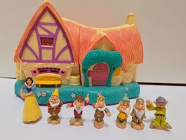 Jouet type Polly Pocket Blanche neige