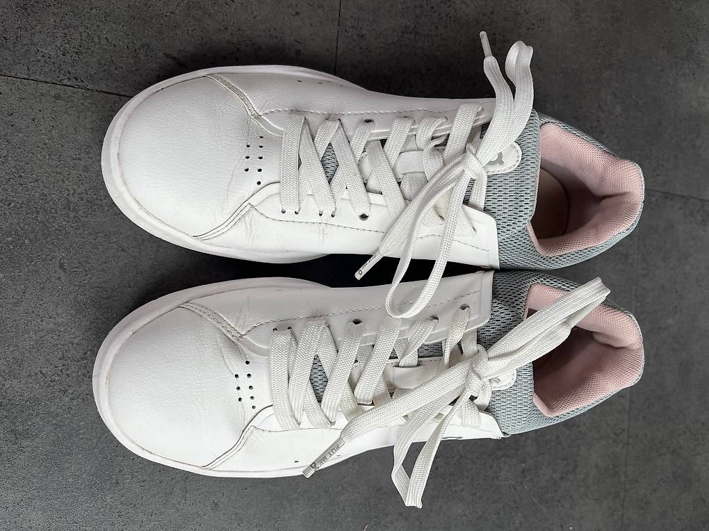 Scarpe da donna: On-Turnschuhe – Usato da Buchs SG venduto da han_5gv5