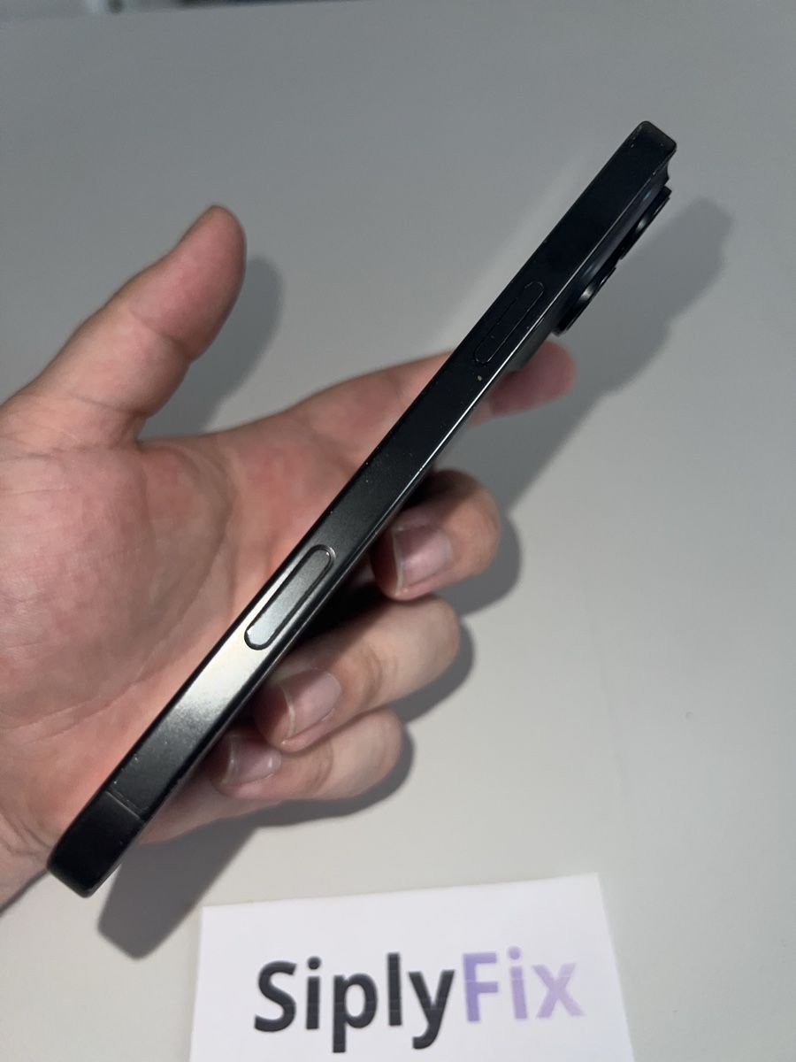Apple Telefoni cellulari / Smartphones: Refurbished IPhone 16 pro max with warranty – Usato da Locarno venduto da Kjaza 3