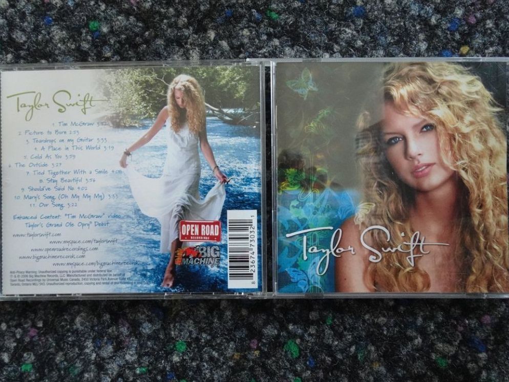 CDs: Taylor Swift CD - Debut Album - Uncensored Version 2006 – Neu (gemäss Beschreibung) aus Dietikon von fairway