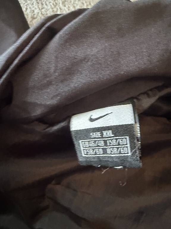 Vestes: Nike Grösse XXL  – D'occasion à Langnau b. Reiden par Kad.Ha 1