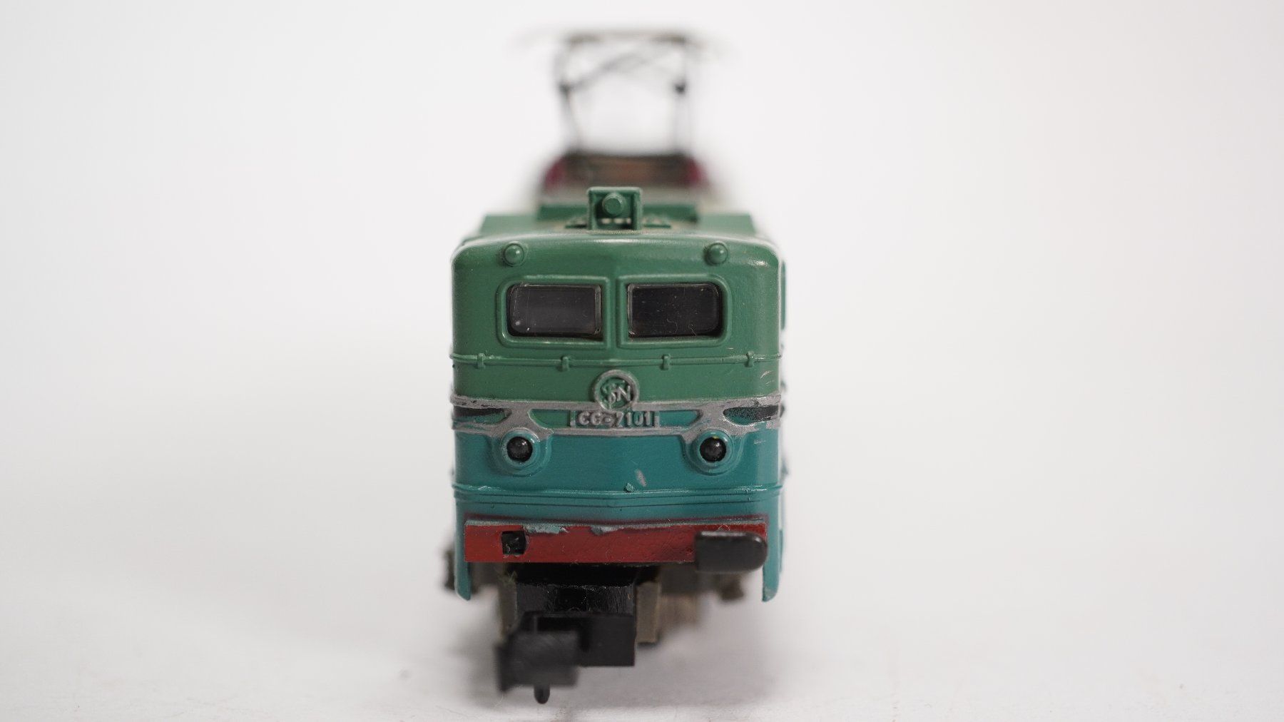 Arnold Modelleisenbahnen: e37 Spur N Arnold SNCF BR CC 7107 E-Lok – Gebraucht aus Thun von evinka_gmbh 4