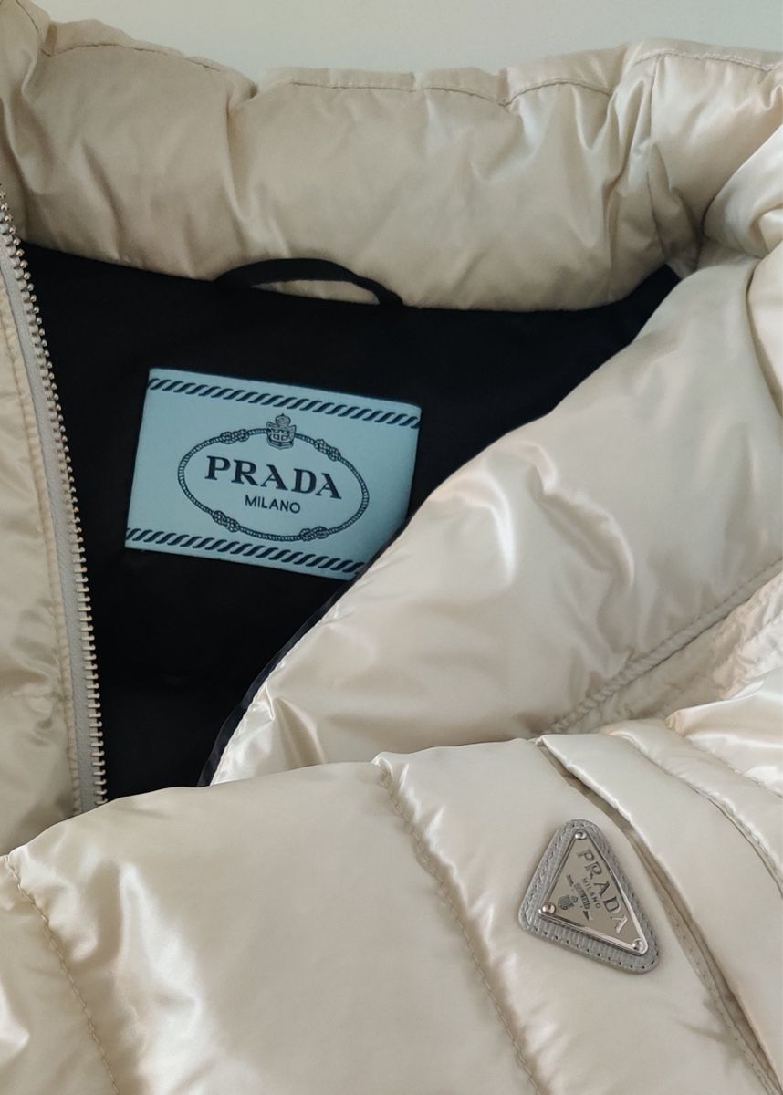 Prada Giacche: PRADA DAUNENJACKE \ M \ ORIGINAL – Usato da Zollikon venduto da ces-chic 1