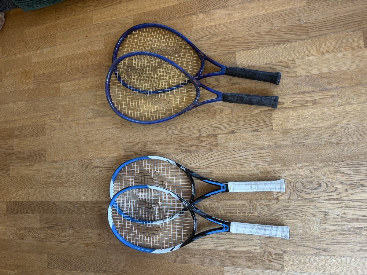 Spiele: 4 Tennisschläger – Gebraucht aus Unterägeri von Nando_Reiser