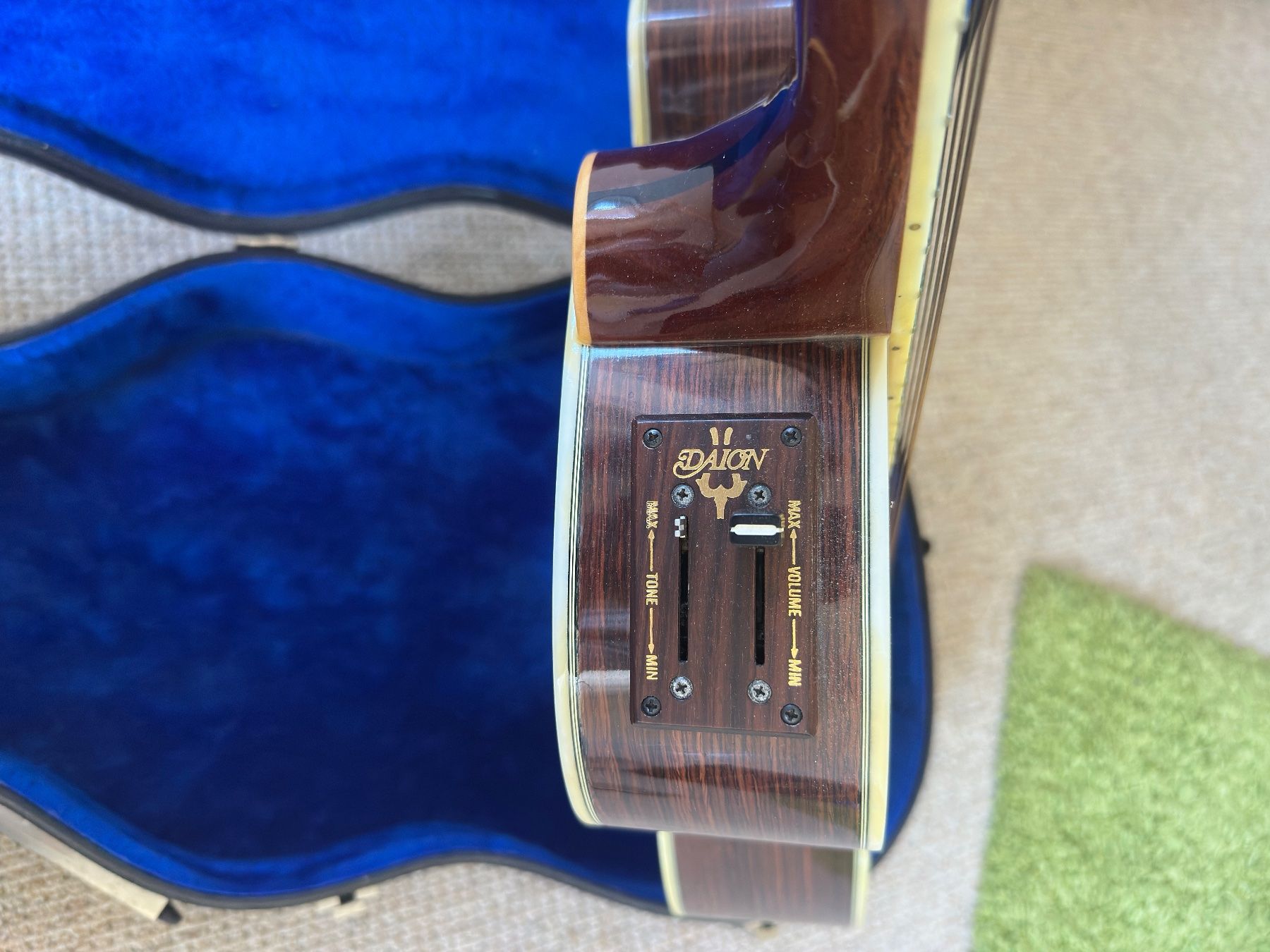 Strumenti musicali: Gitarre Daion "The 81 - Gazelle" – Usato da Hittnau venduto da ShiTRabBbit 4