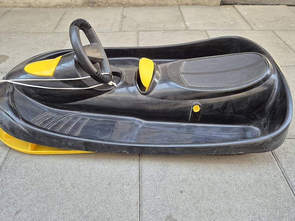 Slitta: luge avec volant – Usato da Roche VD venduto da dqu_b9gz