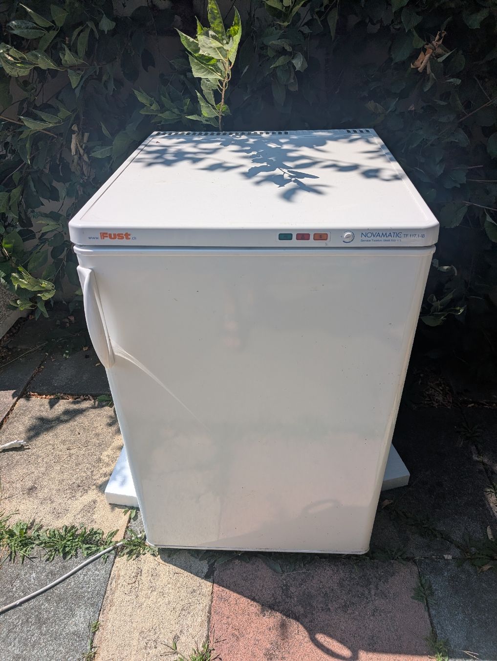 Fust Congelatori: NOVAMATIC 110l Tiefkühlschrank  – Usato da Bern venduto da Mauri74 1